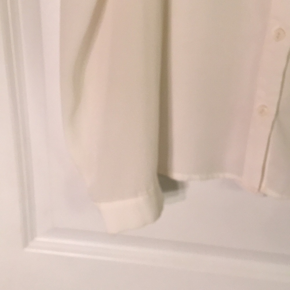 Forever 21 Open Shoulder Button-Up Size M - Picture 3 of 7